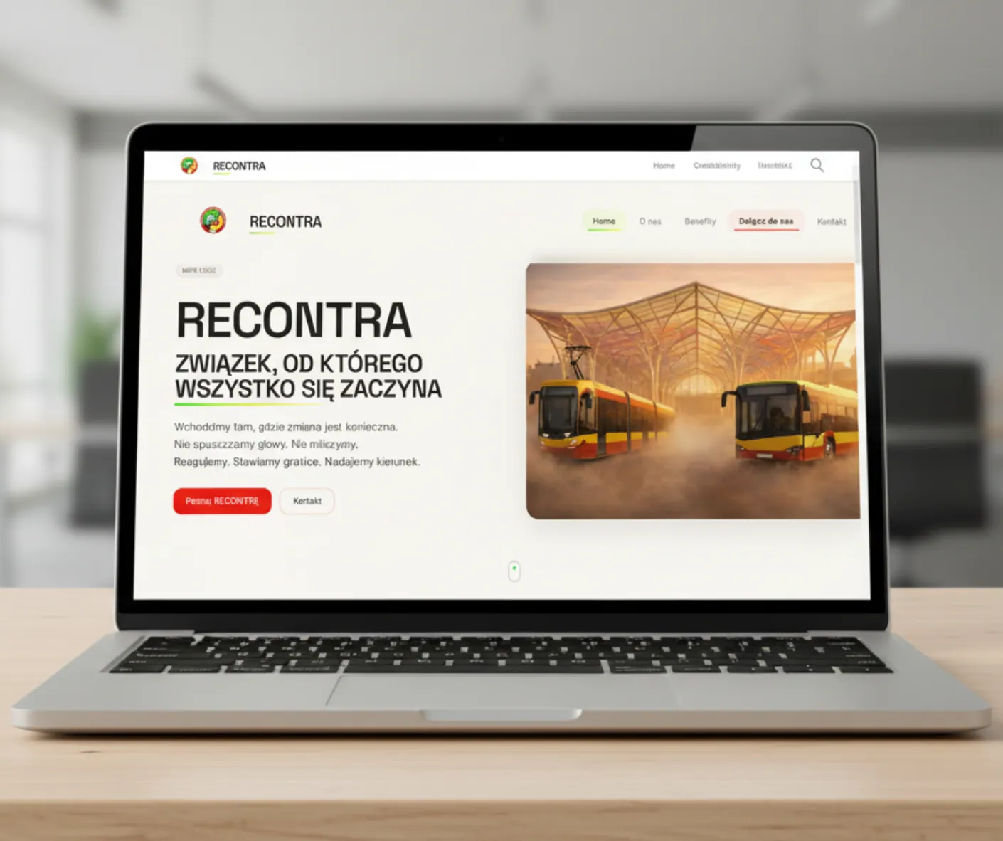 RECONTRA, dopracowany kierunek strony na laptopie